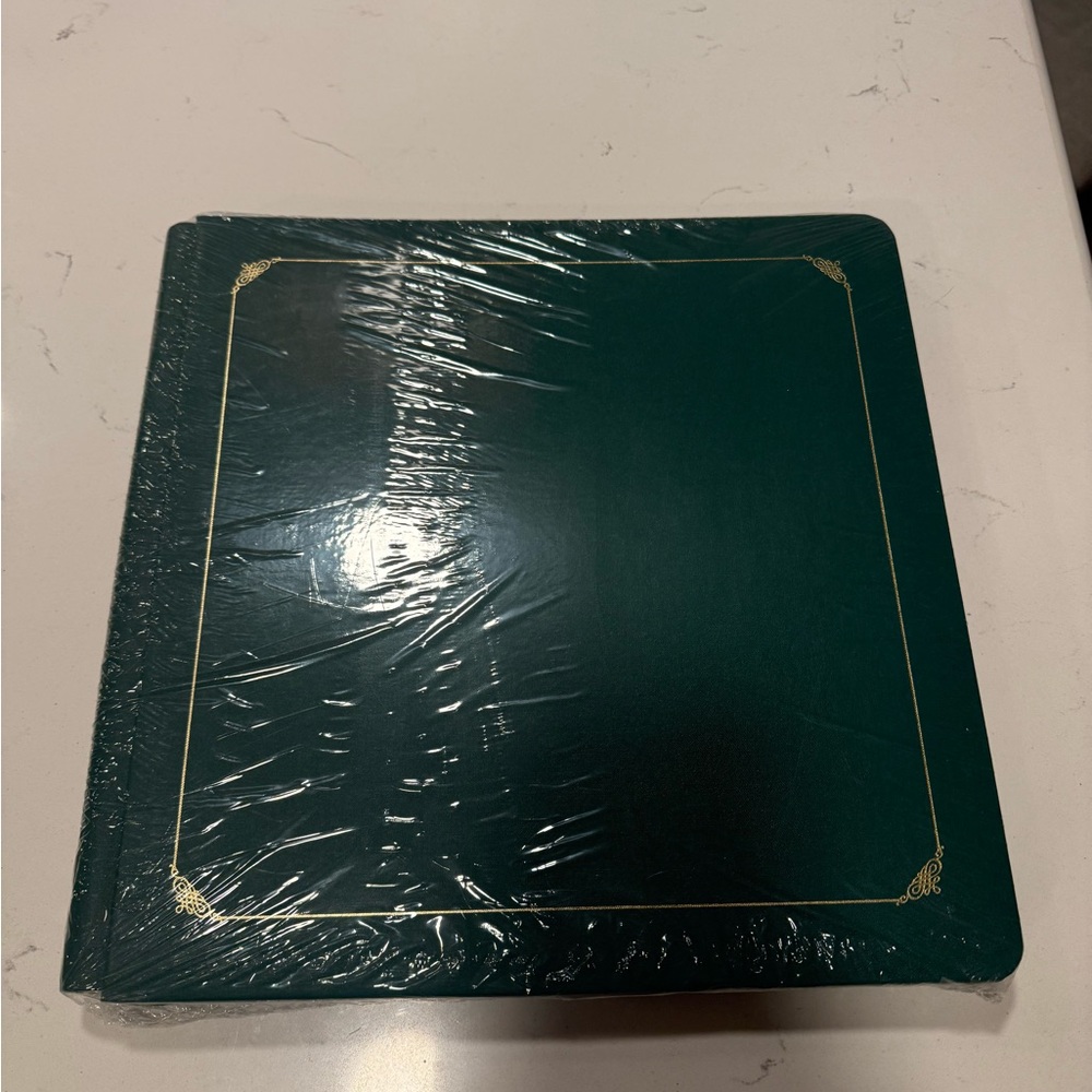 Creative Memories Green Photo Album         12x12 with 15 white pages  Brand New